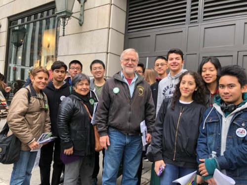 Howie Hawkins with young supporters
